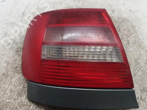 Feu arrière gauche AUDI A4 B5 (8D2) 2.5 TDI quattro (150 hp) 32134014