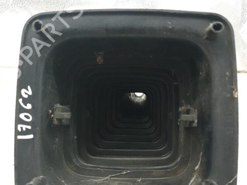 Used Shift knob Shift knob VW TRANSPORTER T4 Bus (70B, 70C, 7DB, 7DK, 70J, 70K, 7DC, 7DJ) 2.4 D (78 hp) 25843526 25843526