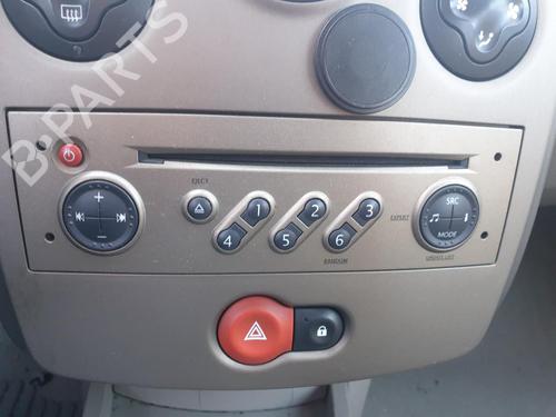 radio-renault-clio-iii-br01-cr01-2005-2006-2007-2008-2009-2010-2011-2012-2013-2014-30492257 main image