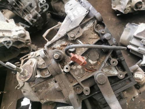 manual-gearbox-peugeot-partner-mpv-5_-g_-20dm48-1996-22918618 main image