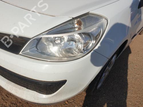 front-bumper-renault-clio-iii-br01-cr01-2005-2006-2007-2008-2009-2010-2011-2012-2013-2014-37658222 main image