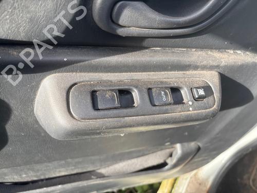 Used Left front window switch Left front window switch SUZUKI JIMNY Closed Off-Road Vehicle (SN) 1.5 DDiS 4WD (SN415D) (65 hp) 40452615 40452615
