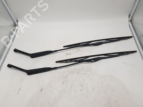 Used Front windshield wiper arm OPEL VECTRA B (J96) 1.8 i 16V (F19) (115 hp) 22869947