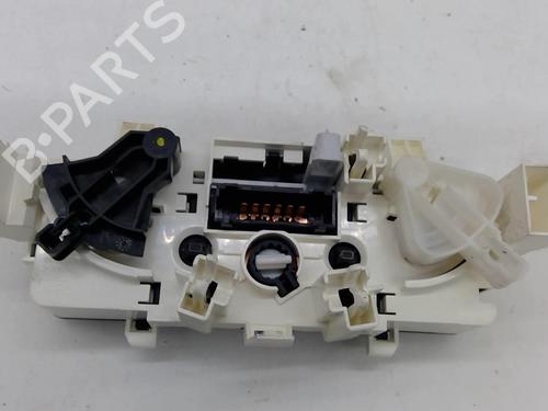 climate-control-peugeot-1007-km_-14-2005-22905674 main image