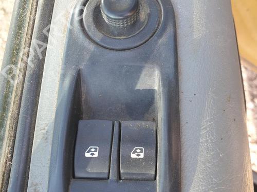 Left front window switch RENAULT TRAFIC II Van (FL) 2.5 dCi 145 (FL0J) | BP26573729I27 - Image 3