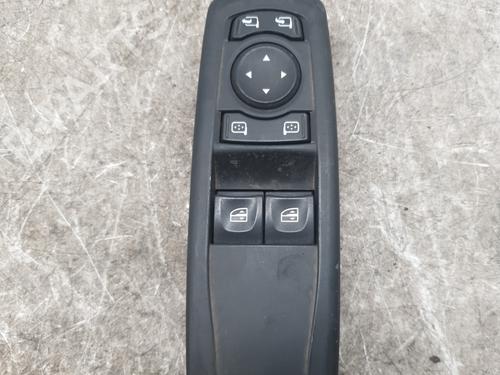 Used Left front window switch Left front window switch RENAULT MEGANE III Coupe (DZ0/1_) 1.9 dCi (DZ0N, DZ0J, DZ1J, DZ1K) (131 hp) 33773880 33773880