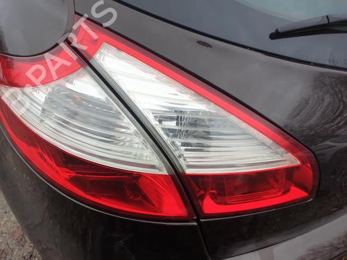 Feu de coffre gauche RENAULT MEGANE III Hatchback (BZ0/1_, B3_) 1.5 dCi (BZ09, BZ0D, BZ1W, BZ29, BZ14) (110 hp) 32061022