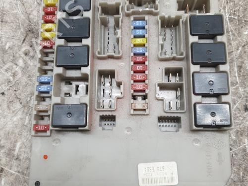 Module électronique RENAULT CLIO III (BR0/1, CR0/1) 1.5 dCi (BR17, CR17) (86 hp) 30886505