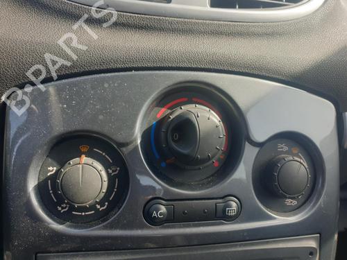 climate-control-renault-clio-iii-br01-cr01-2005-2006-2007-2008-2009-2010-2011-2012-2013-2014-36055601 main image