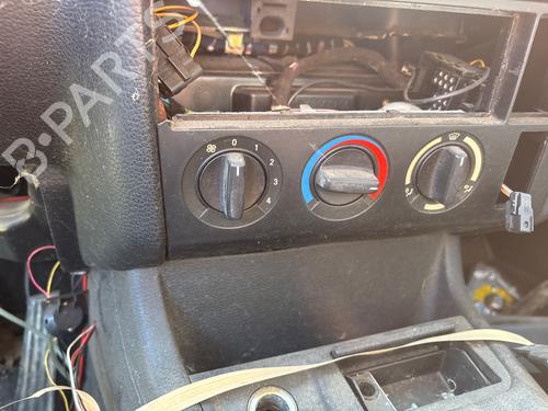 Used Climate control Climate control 39383339 39383339
