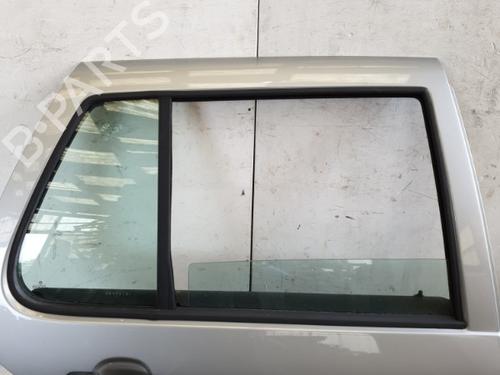 Used Right rear door Right rear door 22864701 22864701