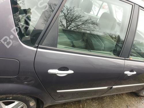 Dør højre bagtil Dør højre bagtil RENAULT SCÉNIC II (JM0/1_) 1.9 dCi (JM0G, JM12, JM1G, JM2C) (120 hp) 32003263 32003263