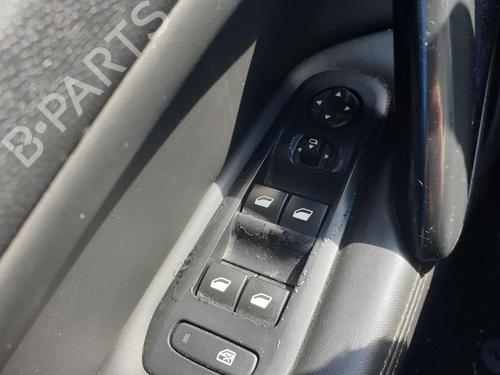 Venstre fortil elrude kontakt Venstre fortil elrude kontakt PEUGEOT 308 II (LB_, LP_, LW_, LH_, L3_) 1.6 HDi / BlueHDi 115 (115 hp) 33804720 33804720