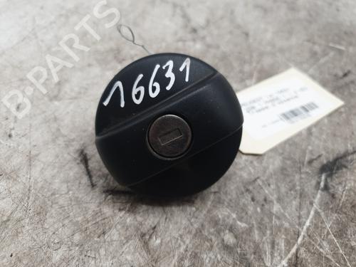 Fuel flap PEUGEOT 208 I (CA_, CC_) 1.4 HDi | BP28052798C131