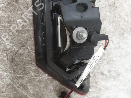 right-tailgate-light-renault-clio-iv-bh_-2012-2013-2014-2015-2016-2017-2018-2019-2020-2021-25653294 main image