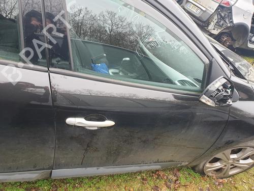 right-front-door-renault-megane-iii-hatchback-bz01_-b3_-2008-32373021 main image