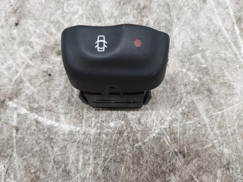 Used Switch RENAULT MEGANE I Coach (DA0/1_) 1.9 dCi (DA05, DA1F) (102 hp) 24435679