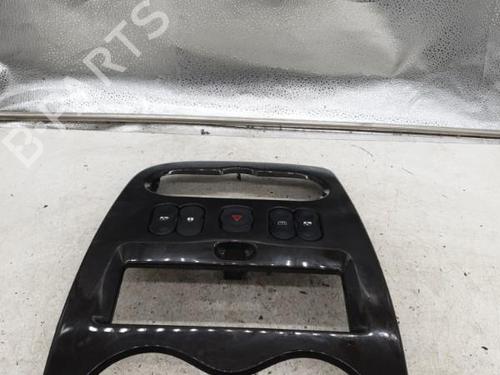 Used Middle console DACIA DUSTER (HS_) 1.5 dCi (HSMC) (107 hp) 22867544