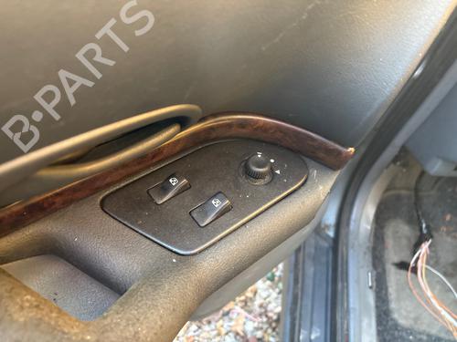 Venstre fortil elrude kontakt Venstre fortil elrude kontakt RENAULT SAFRANE II (B54_) 2.0 16V (B54L) (136 hp) 39664889 39664889
