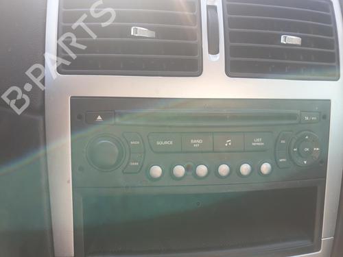 Used Radio Radio 37250412 37250412