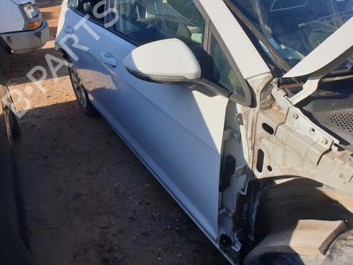 right-front-door-vw-golf-vii-5g1-bq1-be1-be2-2012-2013-2014-2015-2016-2017-2018-2019-2020-2021-39090396 main image
