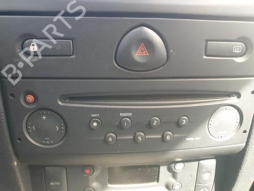 Bilradio RENAULT CLIO II (BB_, CB_) 1.2 16V (BB05, BB0W, BB11, BB27, BB2T, BB2U, BB2V, CB05,... | BP28707616E6 