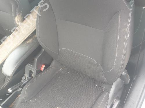 left-front-seat-ds-ds-3-sa_-2015-2016-2017-2018-2019-28614036 main image