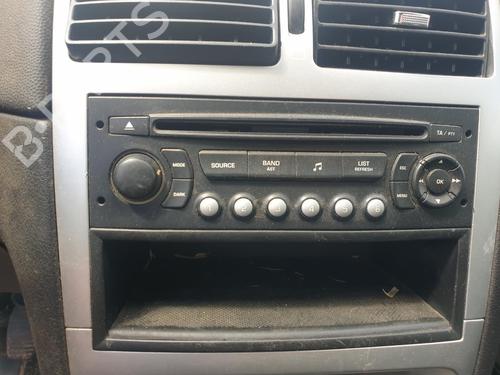 Used Radio Radio 37707540 37707540