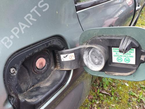 fuel-flap-renault-megane-ii-saloon-lm01_-2003-25049188 main image