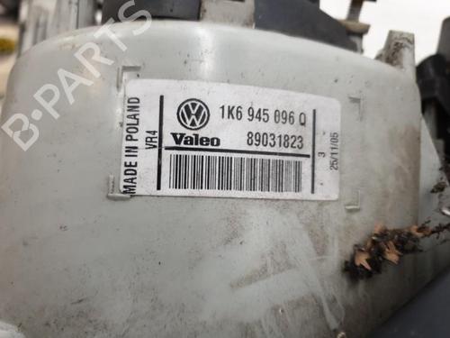 right-taillight-vw-golf-v-1k1-19-tdi-1k6945096aa-2003-2004-2005-2006-2007-2008-2009-2010-22878203 main image