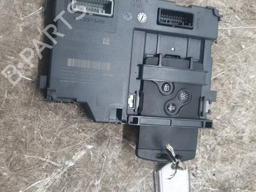 Card reader RENAULT CLIO IV Grandtour (KH_) 1.5 dCi 90 (KHN3, KHN4) | BP32213243E4