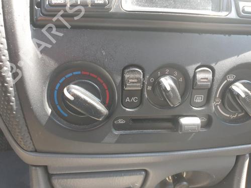 AC-Styringsenhed/Manøvreenhed MAZDA 323 F VI Hatchback (BJ) 2.0 TD (101 hp) 28035167