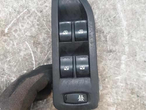 Used Left front window switch Left front window switch RENAULT LAGUNA II (BG0/1_) 1.8 16V (BG04, BG0B, BG0C, BG0V) (117 hp) 33837187 33837187