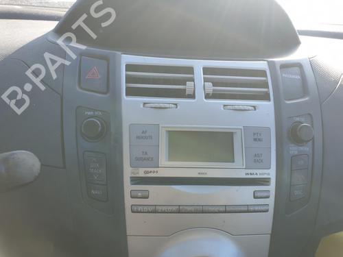 Used Radio Radio TOYOTA YARIS (_P9_) 1.3 VVT-i (SCP90_, SCP90R) (87 hp) 33631470 33631470