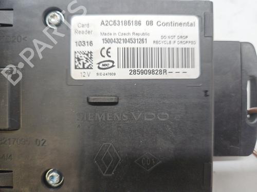 card-reader-renault-megane-iii-hatchback-bz01_-b3_-2008-27213160 main image