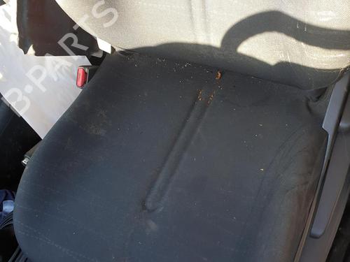 Used Left front seat Left front seat TOYOTA YARIS (_P9_) 1.3 VVT-i (SCP90_, SCP90R) (87 hp) 33631463 33631463