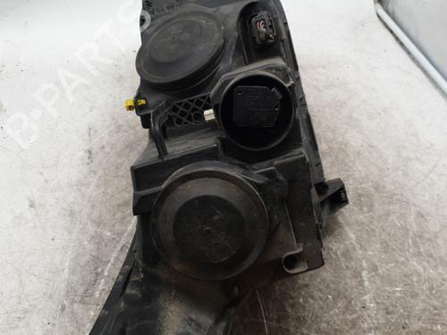 left-headlight-citroen-c3-picasso-sh_-2008-33653171 main image