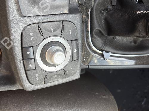 Used Switch Switch RENAULT KOLEOS I (HY_) 2.0 dCi (HY0K) (150 hp) 40016064 40016064