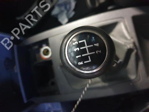 Used Shift knob VW POLO IV (9N_, 9A_) 1.4 TDI (70 hp) 31599692