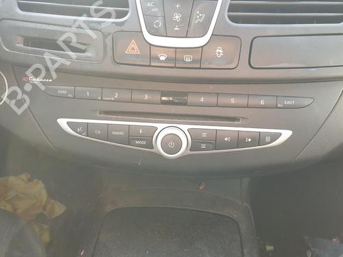 Used Radio RENAULT LAGUNA III (BT0/1) 2.0 dCi (BT01, BT08, BT09, BT0E, BT0K, BT12, BT1C, BT1D,... (150 hp) 29429970