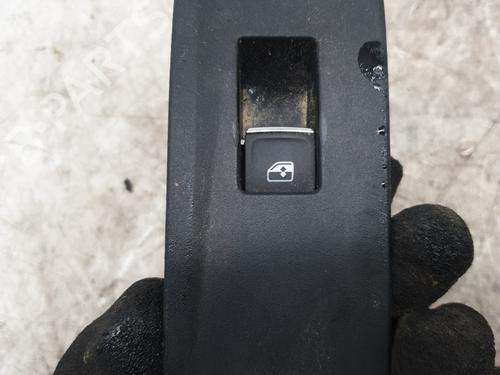 Used Right rear window switch SEAT ATECA (KH7, KHP) 1.6 TDI (115 hp) 31046142