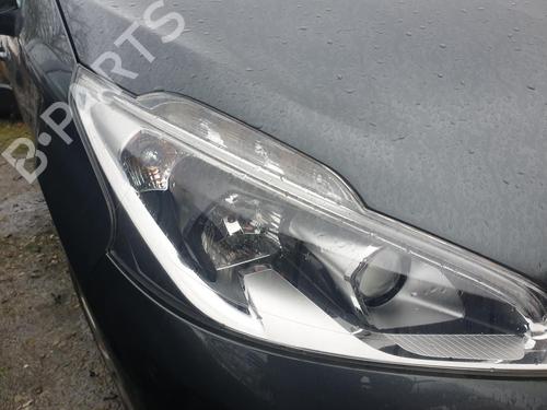 Højre forlygte PEUGEOT 208 I (CA_, CC_) 1.2 PureTech 82 (82 hp) 32003310
