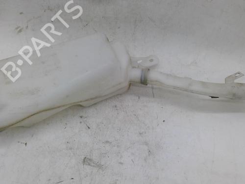 Used Windscreen washer tank Windscreen washer tank RENAULT CLIO III (BR0/1, CR0/1) 1.2 16V (BR02, BR0J, BR11, CR02, CR0J, CR11) (75 hp) 22885409 22885409