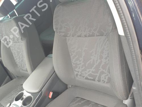 Siège avant gauche PEUGEOT 3008 I MPV (0U_) 1.6 HDi (112 hp) 33000106