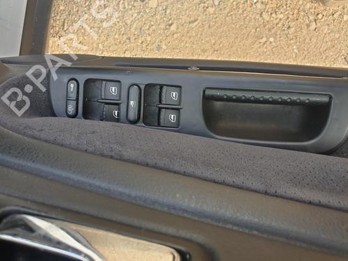 Venstre fortil elrude kontakt Venstre fortil elrude kontakt VW PASSAT B3/B4 (3A2, 35I) [1988-1997] 37500970 37500970