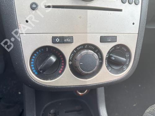 Used Climate control Climate control OPEL CORSA D (S07) 1.4 (L08, L68) (90 hp) 39728446 39728446