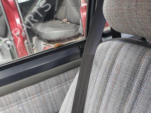 Used Front right seatbelt Front right seatbelt PEUGEOT 205 I (741A/C) 1.0 (45 hp) 33680572 33680572