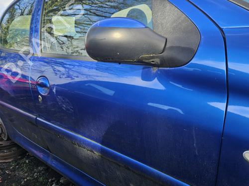 right-front-door-peugeot-206-2l_-2m_-2009-2010-2011-2012-2013-32321086 main image
