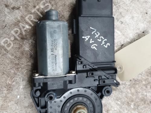 Portierruitmotor linksvoor VW PASSAT B5.5 (3B3) 1.9 TDI | BP30698349E21 