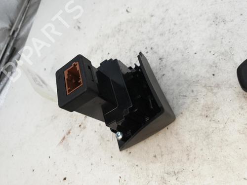Used Card reader Card reader CITROËN DS5 2.0 HDi 165 (163 hp) 22875334 22875334